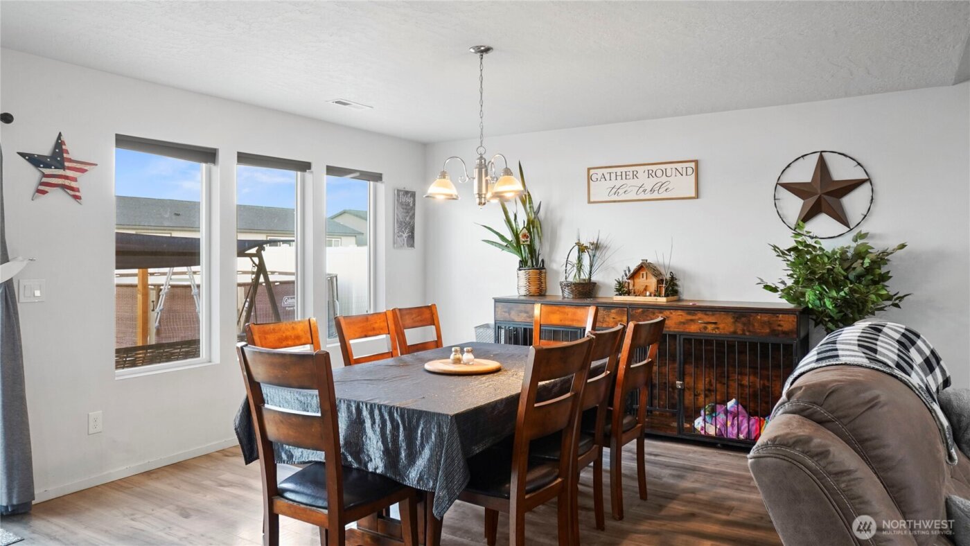 705 E Mt Adams Street , Othello, WA 99344
