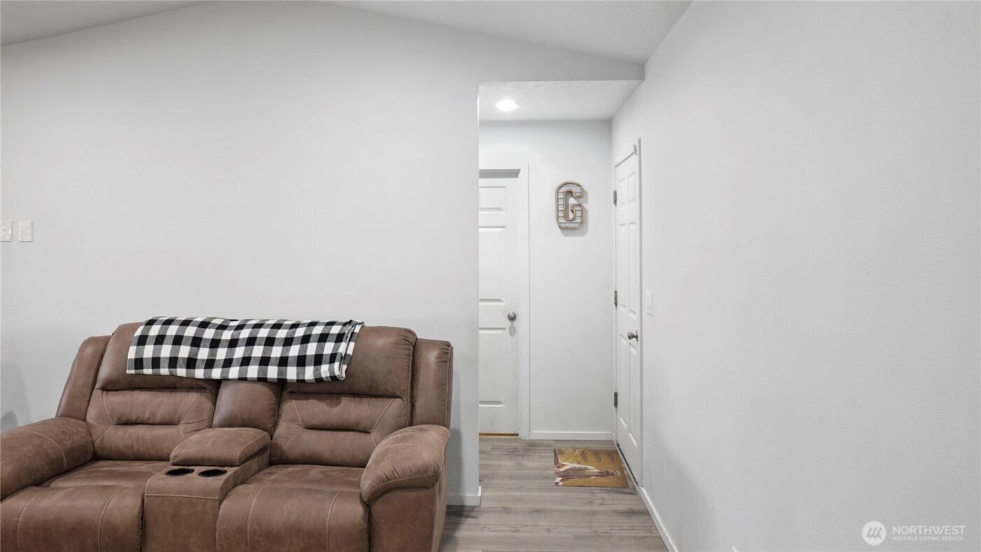 705 E Mt Adams Street , Othello, WA 99344