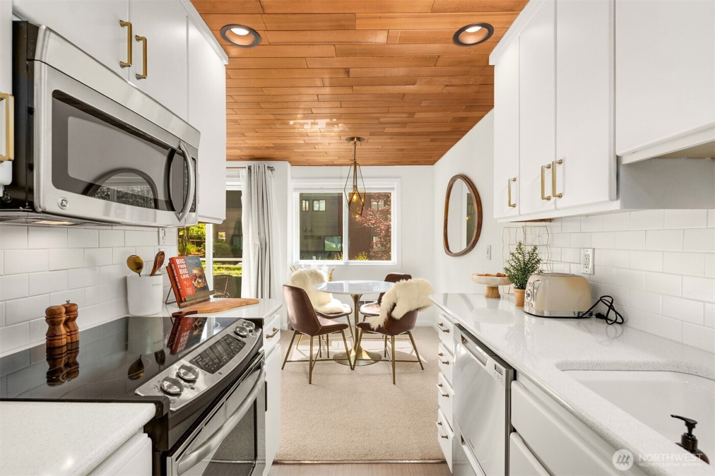 733 Lake Street S #101, Kirkland, WA 98033-6475