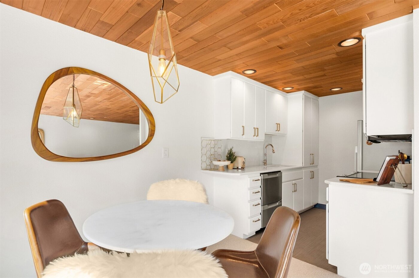 733 Lake Street S #101, Kirkland, WA 98033-6475