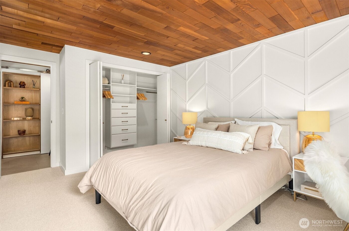 733 Lake Street S #101, Kirkland, WA 98033-6475