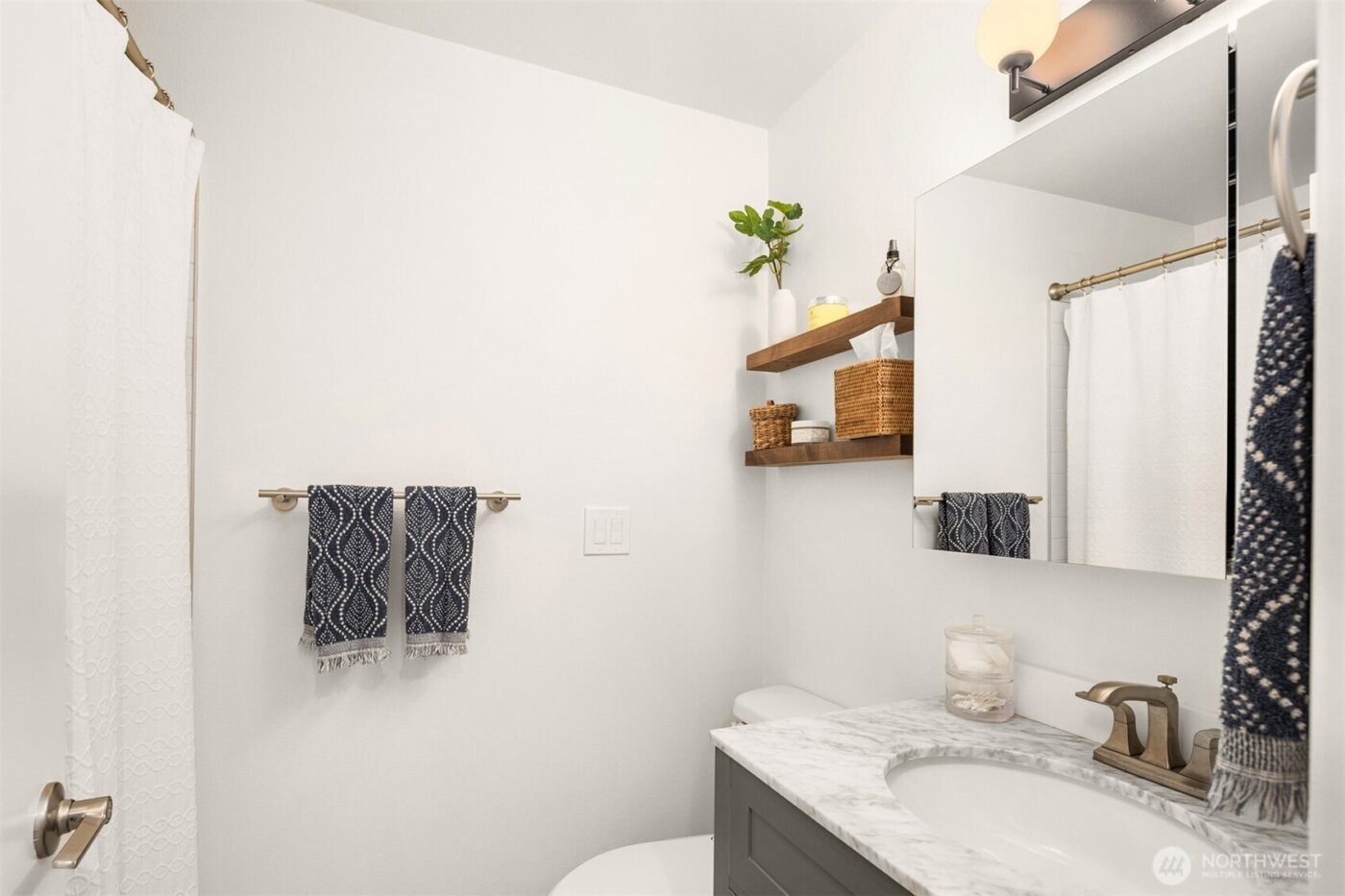 733 Lake Street S #101, Kirkland, WA 98033-6475