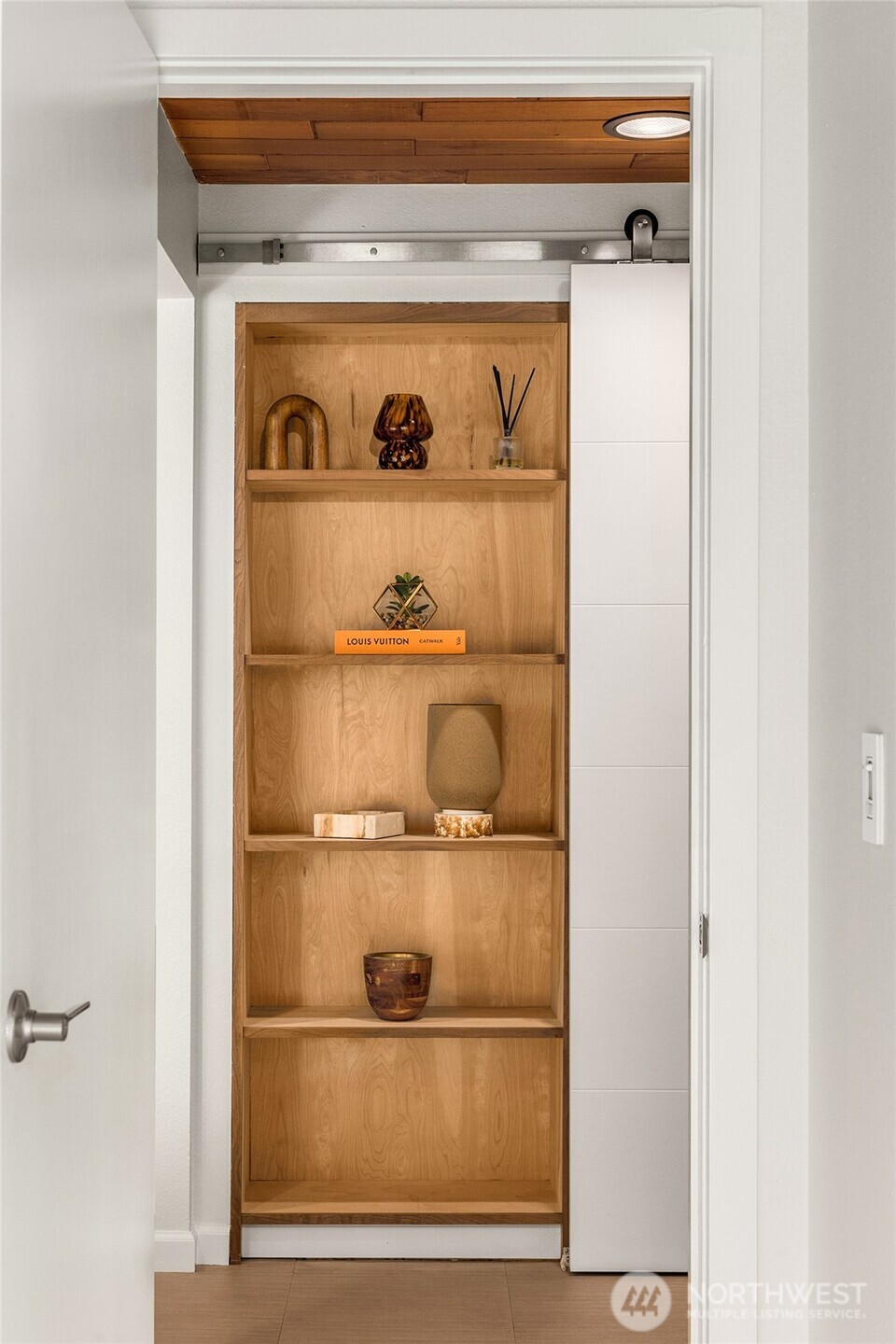 733 Lake Street S #101, Kirkland, WA 98033-6475