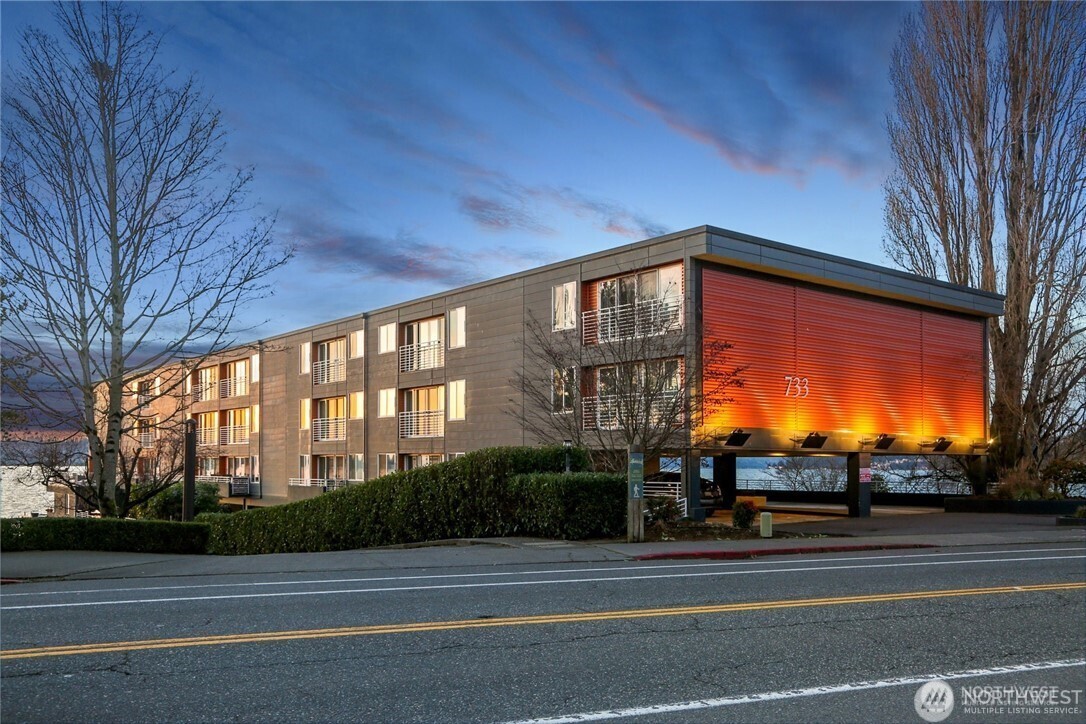 733 Lake Street S #101, Kirkland, WA 98033-6475