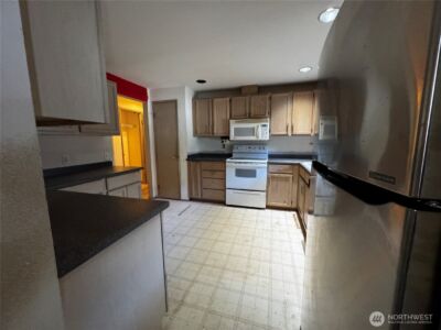 724 N 137th Street , Seattle, WA 98133 - Photo 8