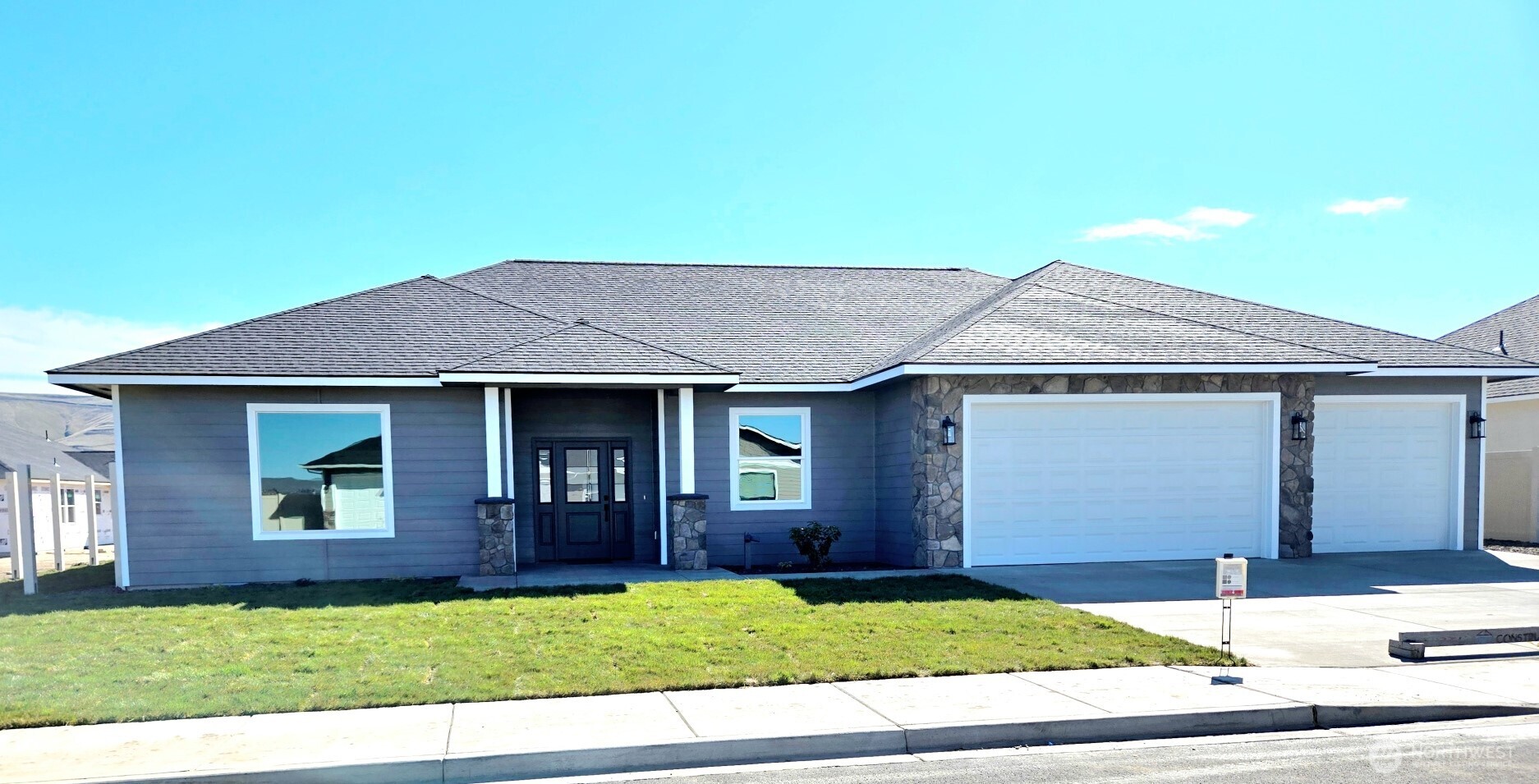 4606 W Larch Avenue , Yakima, WA 98903