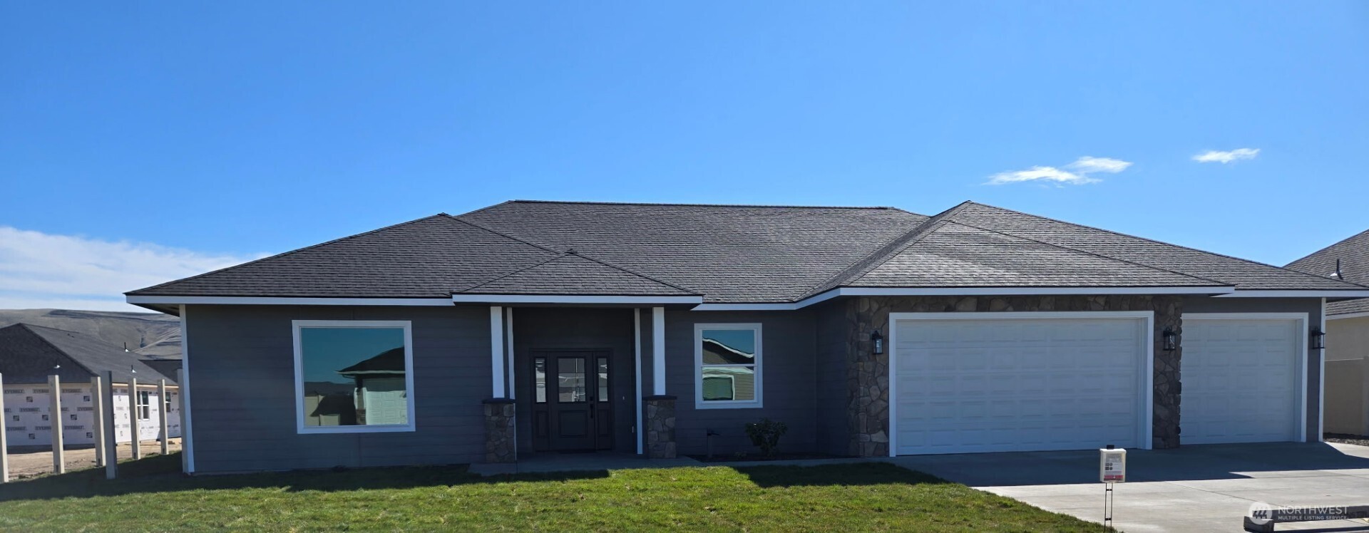 4606 W Larch Avenue , Yakima, WA 98903