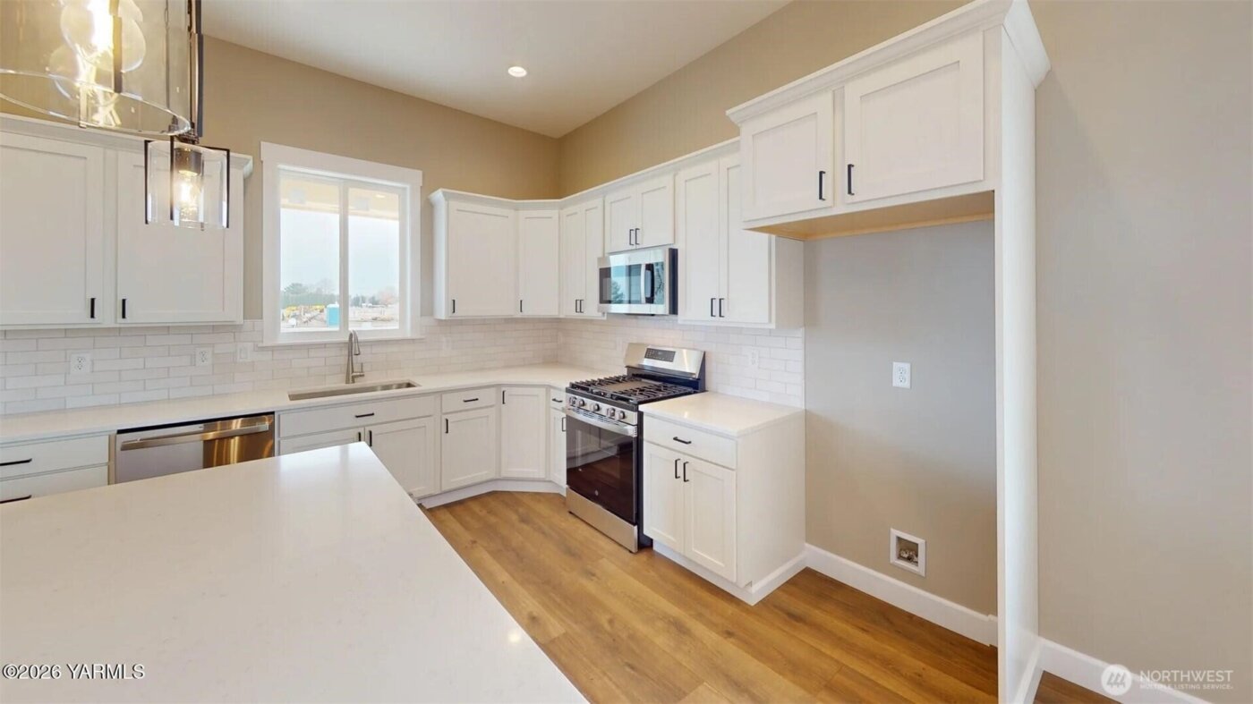 4606 W Larch Avenue , Yakima, WA 98903