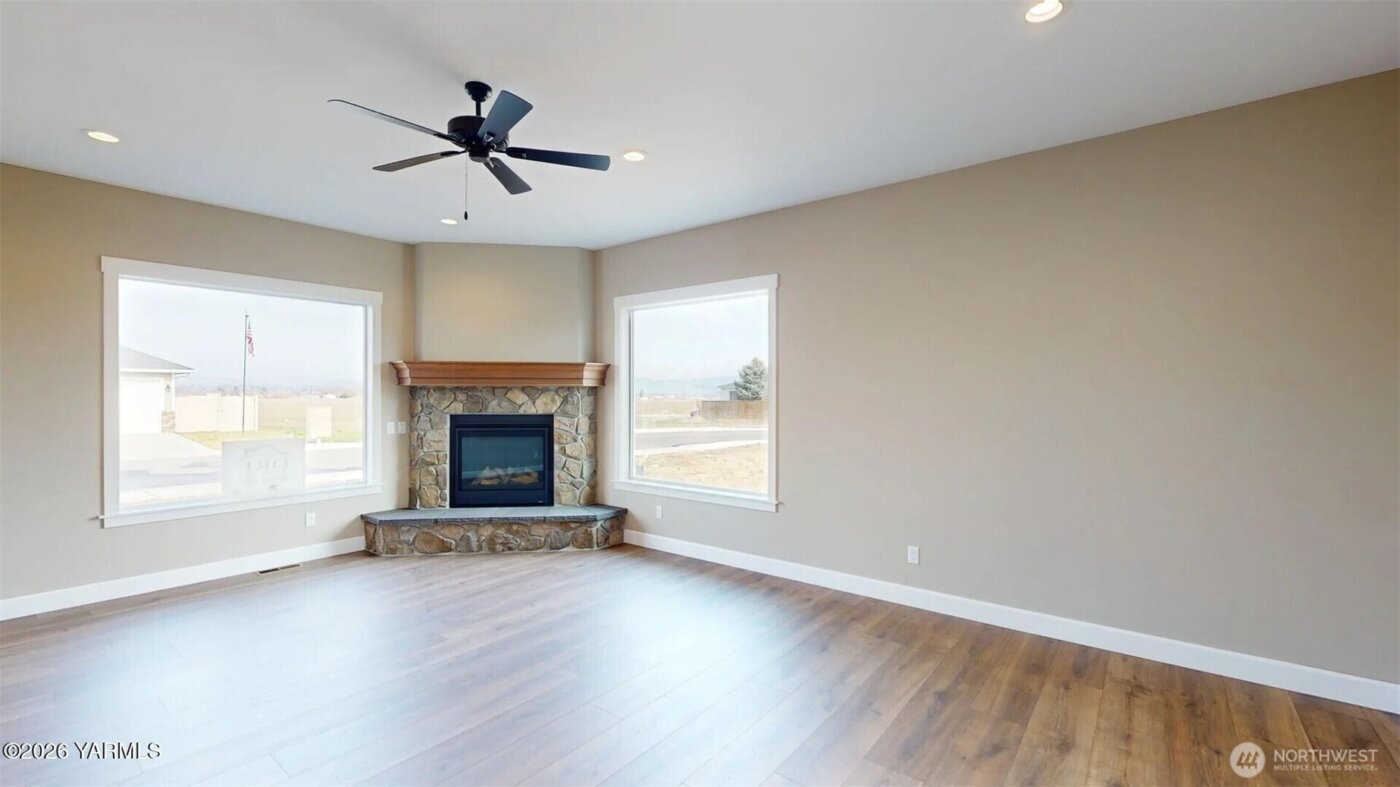 4606 W Larch Avenue , Yakima, WA 98903