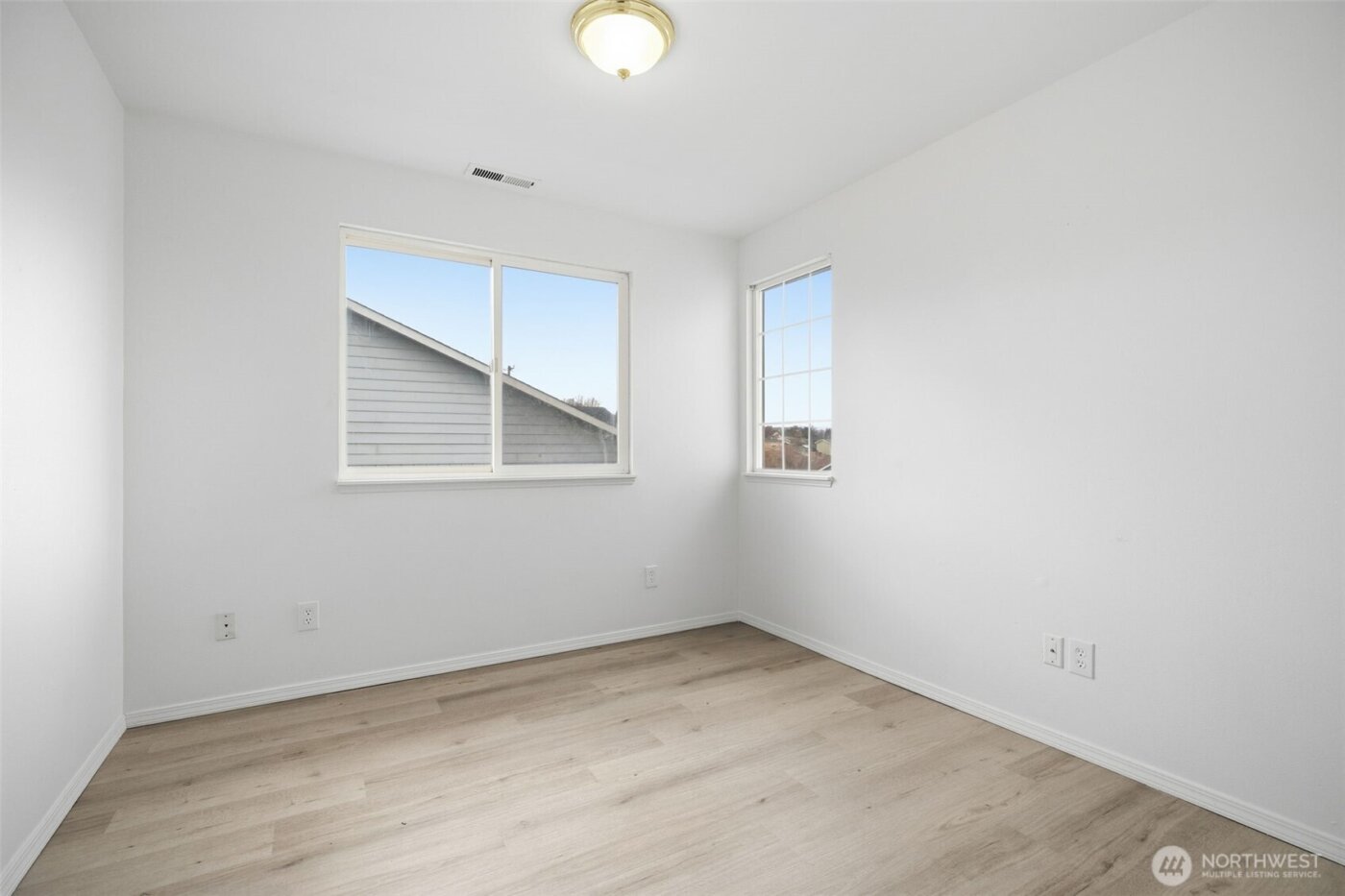 1204 W Home Avenue , Selah, WA 98942