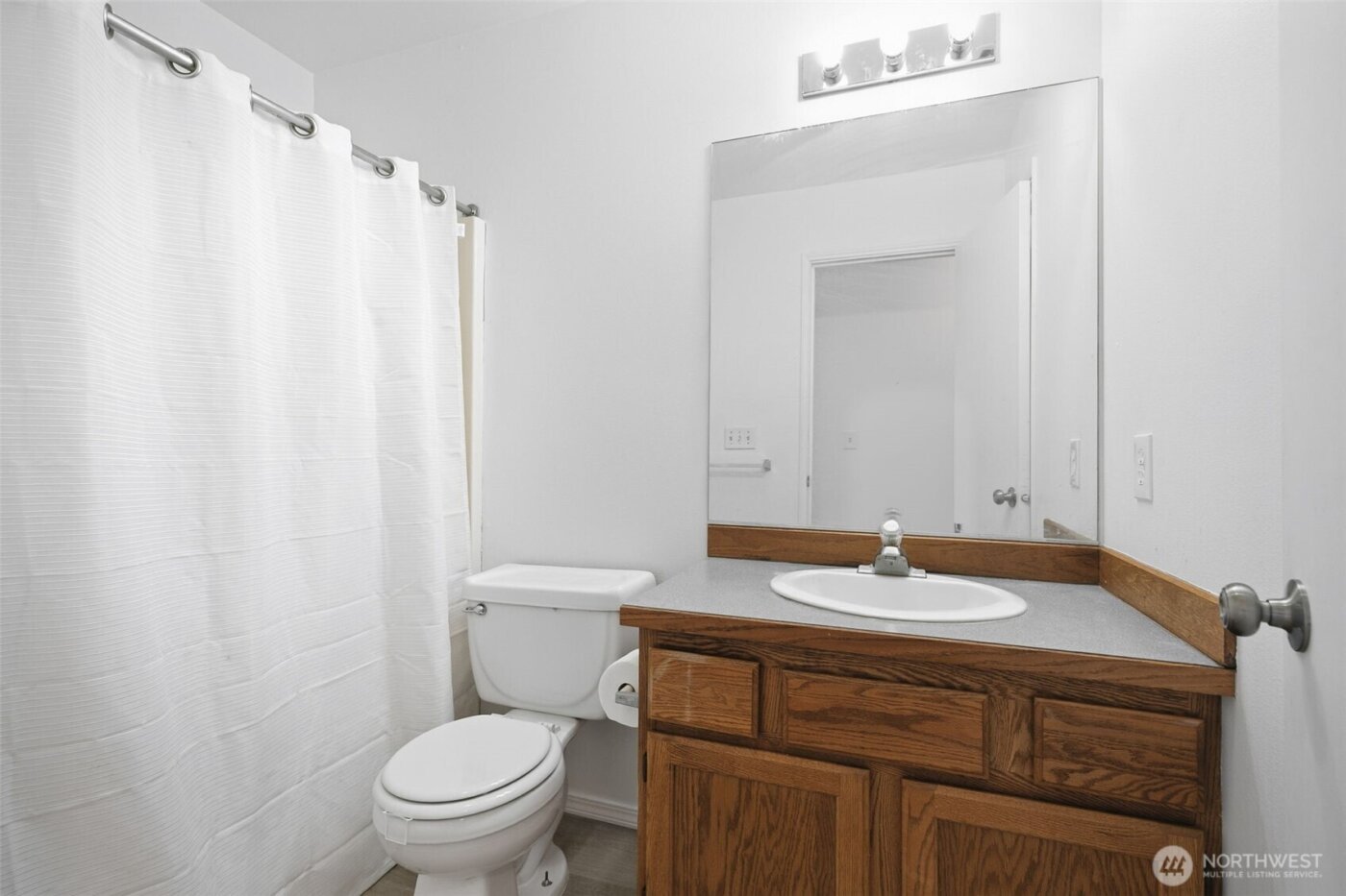 1204 W Home Avenue , Selah, WA 98942