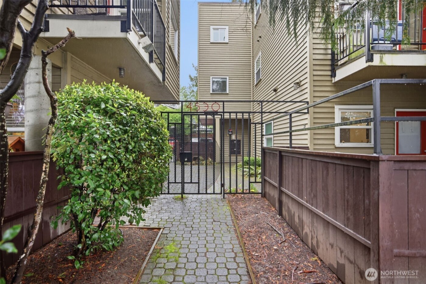 4530 Meridian Avenue N #S-2, Seattle, WA 98103