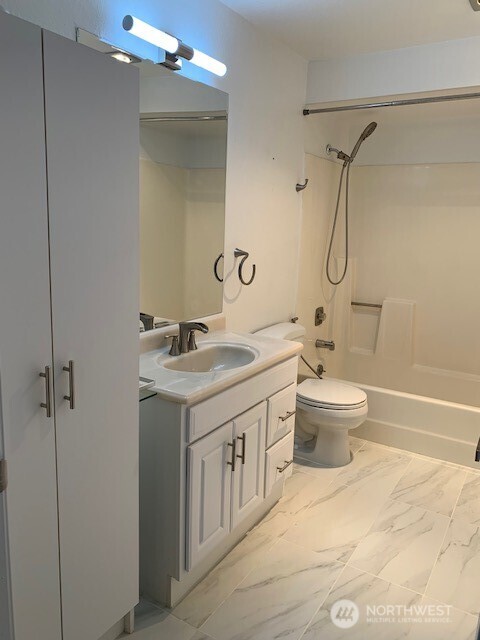 14435 NE 40 Street #B101, Bellevue, WA 98007