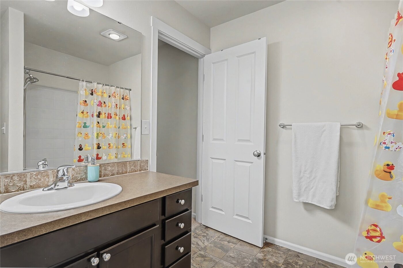 6629 Svea Court NE, Lacey, WA 98516-4521