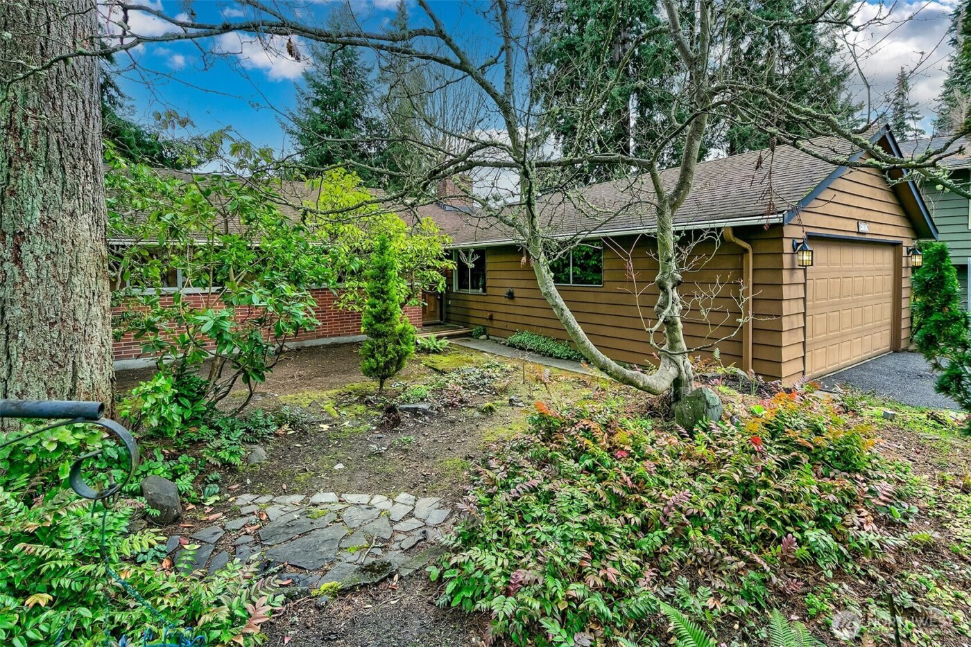 9325 217th Place SW, Edmonds, WA 98020