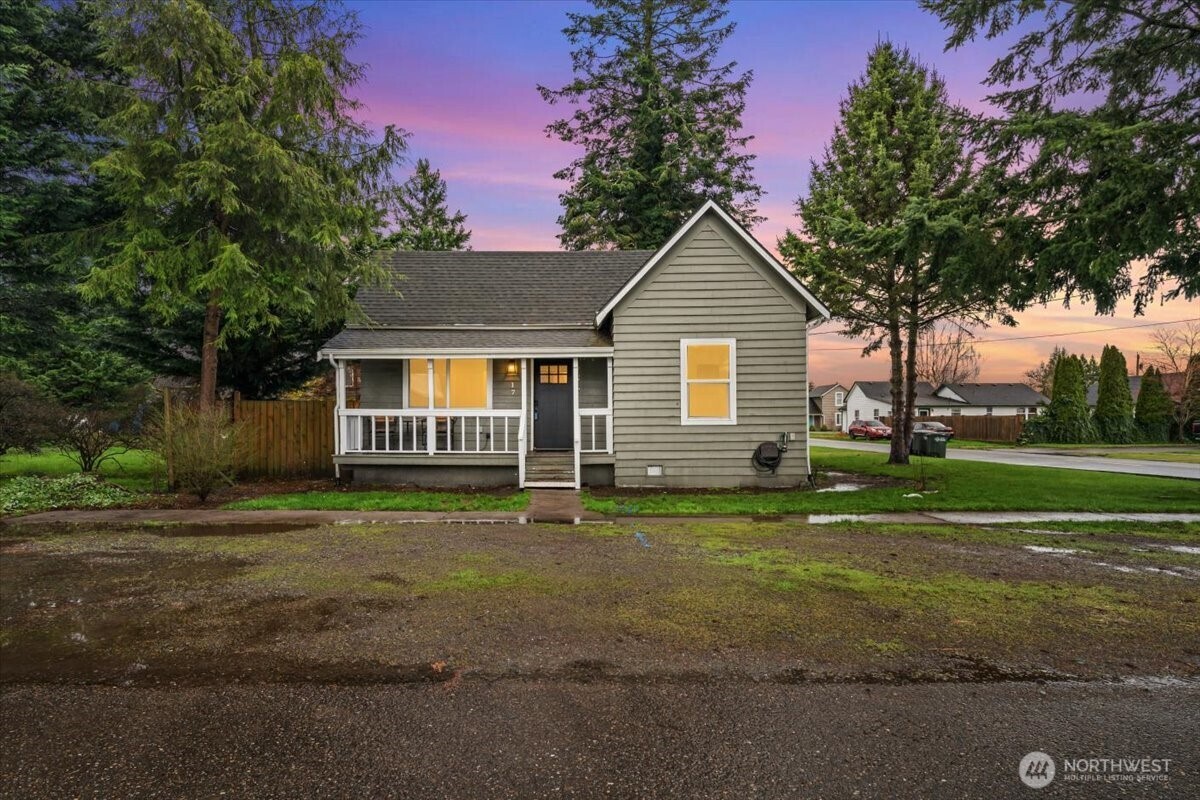 517 Dundass Avenue , Buckley, WA 98321