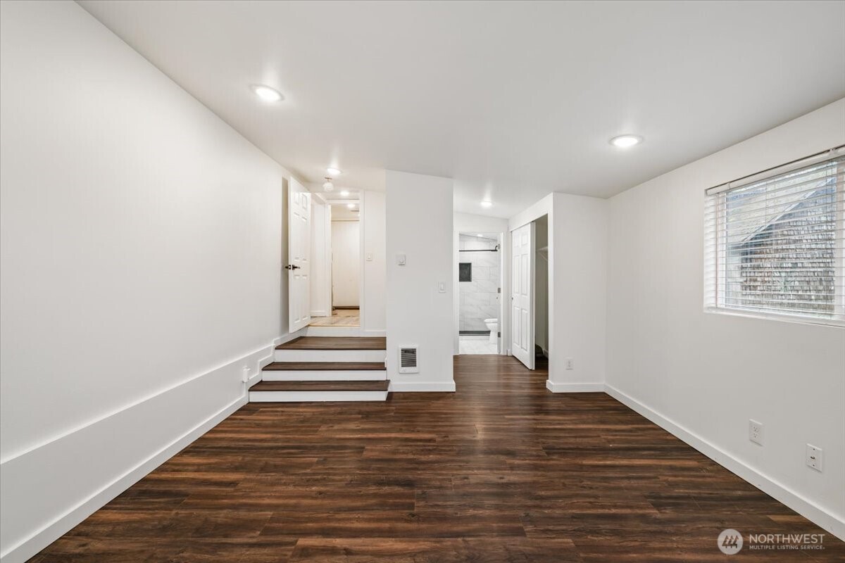 517 Dundass Avenue , Buckley, WA 98321