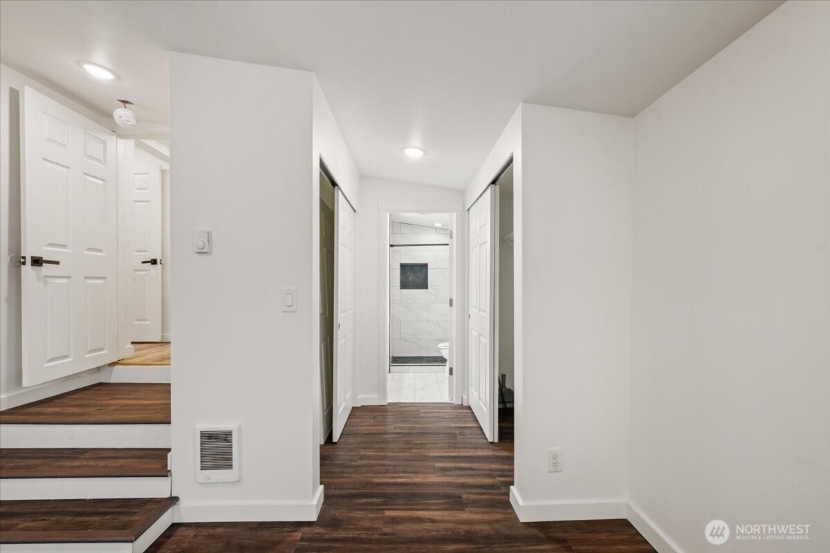 517 Dundass Avenue , Buckley, WA 98321