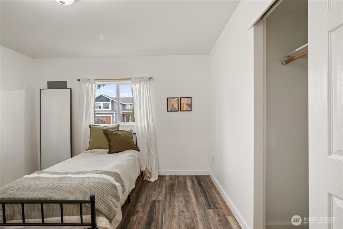 517 Dundass Avenue , Buckley, WA 98321