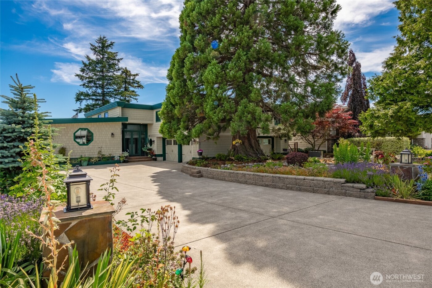 5727 Nakat Way , Blaine, WA 98230