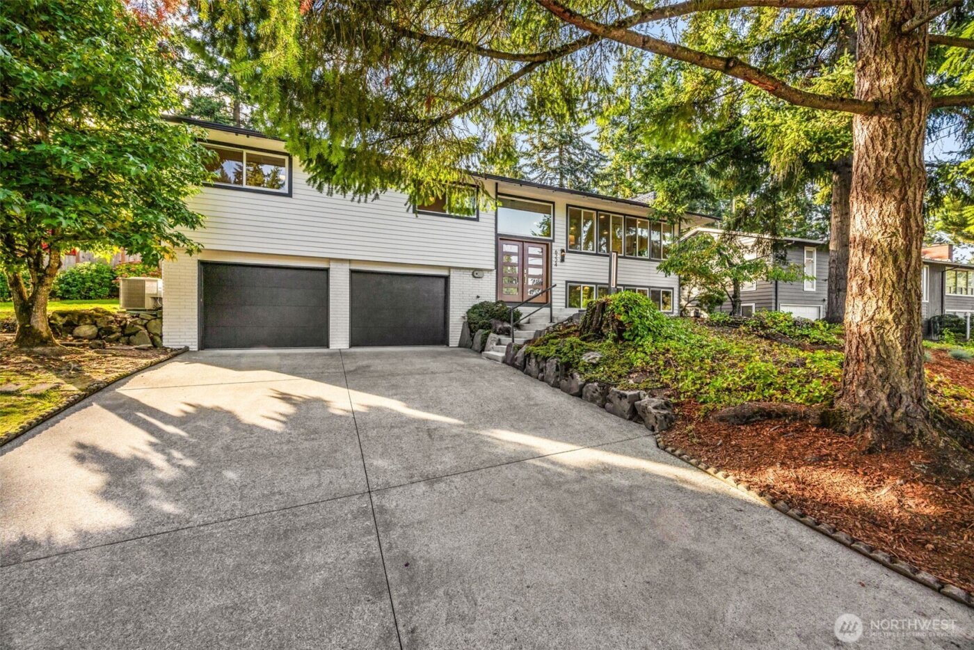 6225 122nd Avenue SE, Bellevue, WA 98006