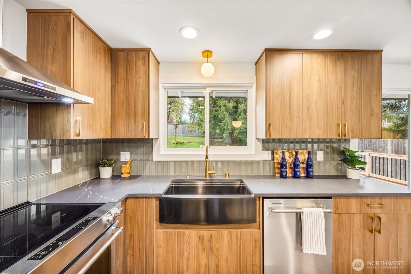 6225 122nd Avenue SE, Bellevue, WA 98006