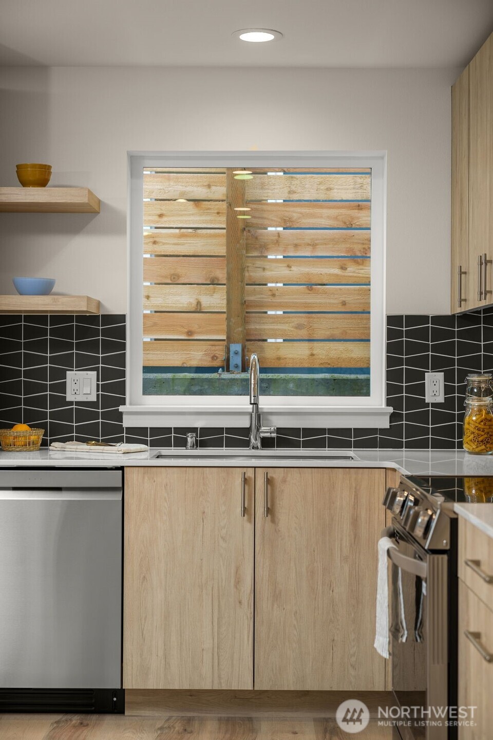 3918 S Juneau Street , Seattle, WA 98118