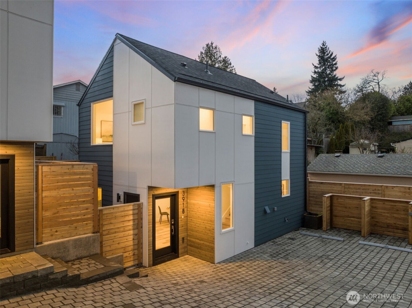 3918 S Juneau Street , Seattle, WA 98118