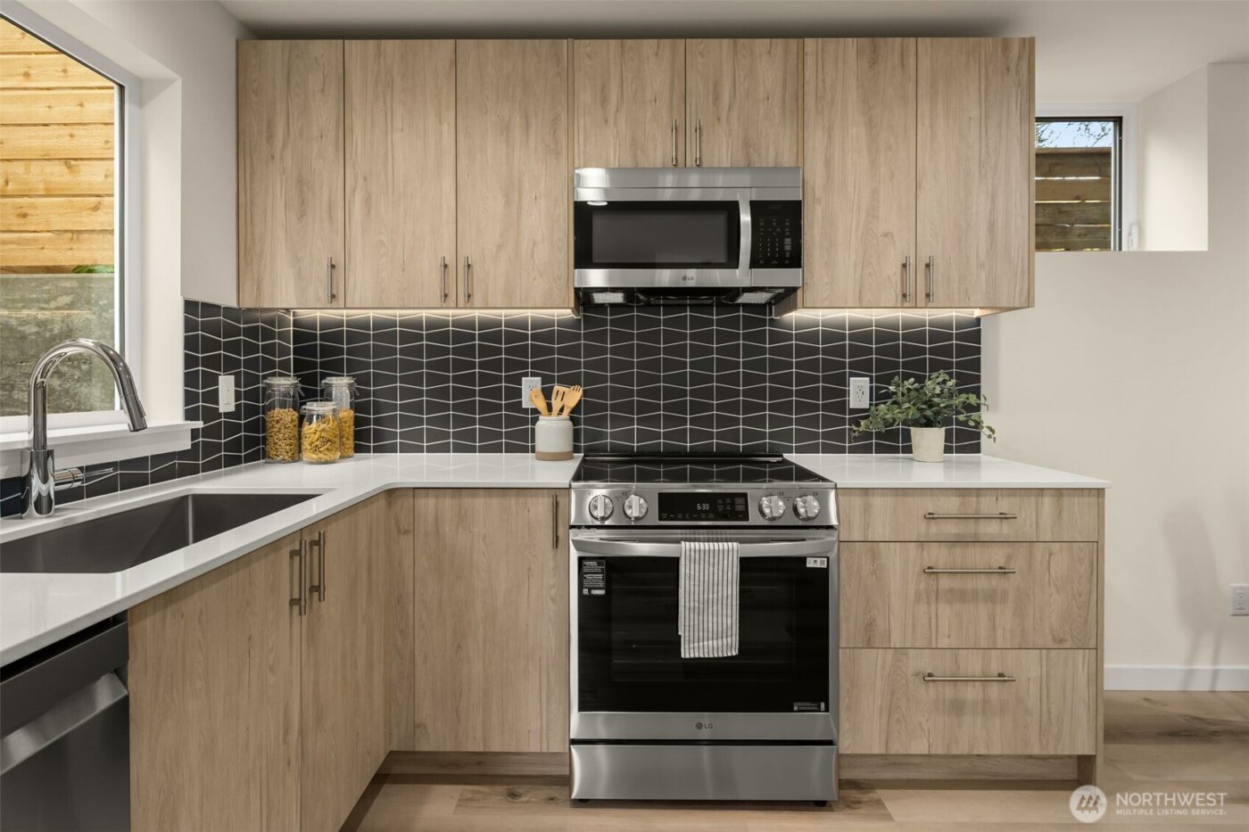 3918 S Juneau Street , Seattle, WA 98118