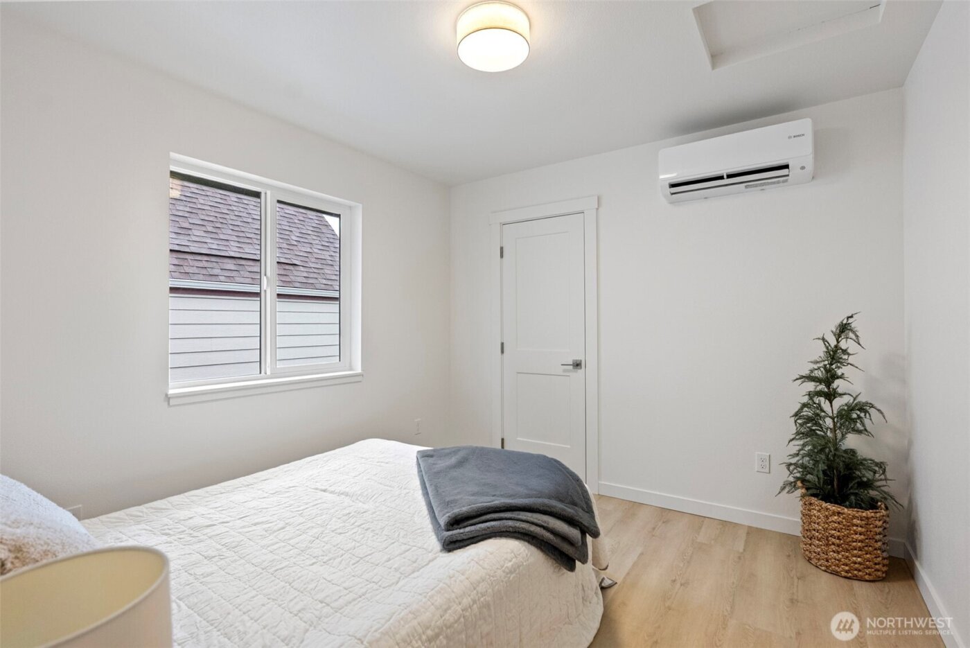 1925 5th Street , Bremerton, WA 98337