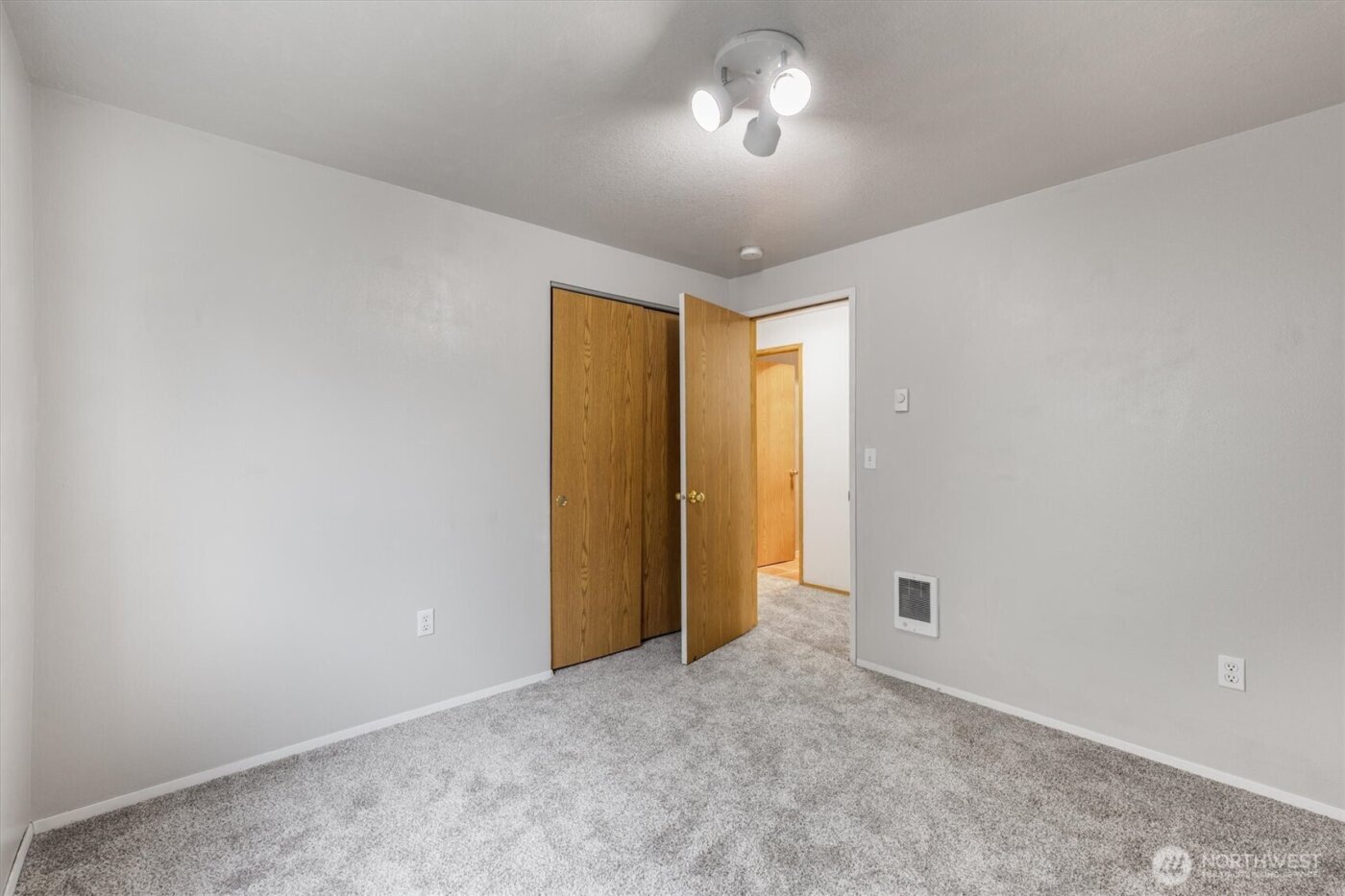 107 Mission Road , Kelso, WA 98626