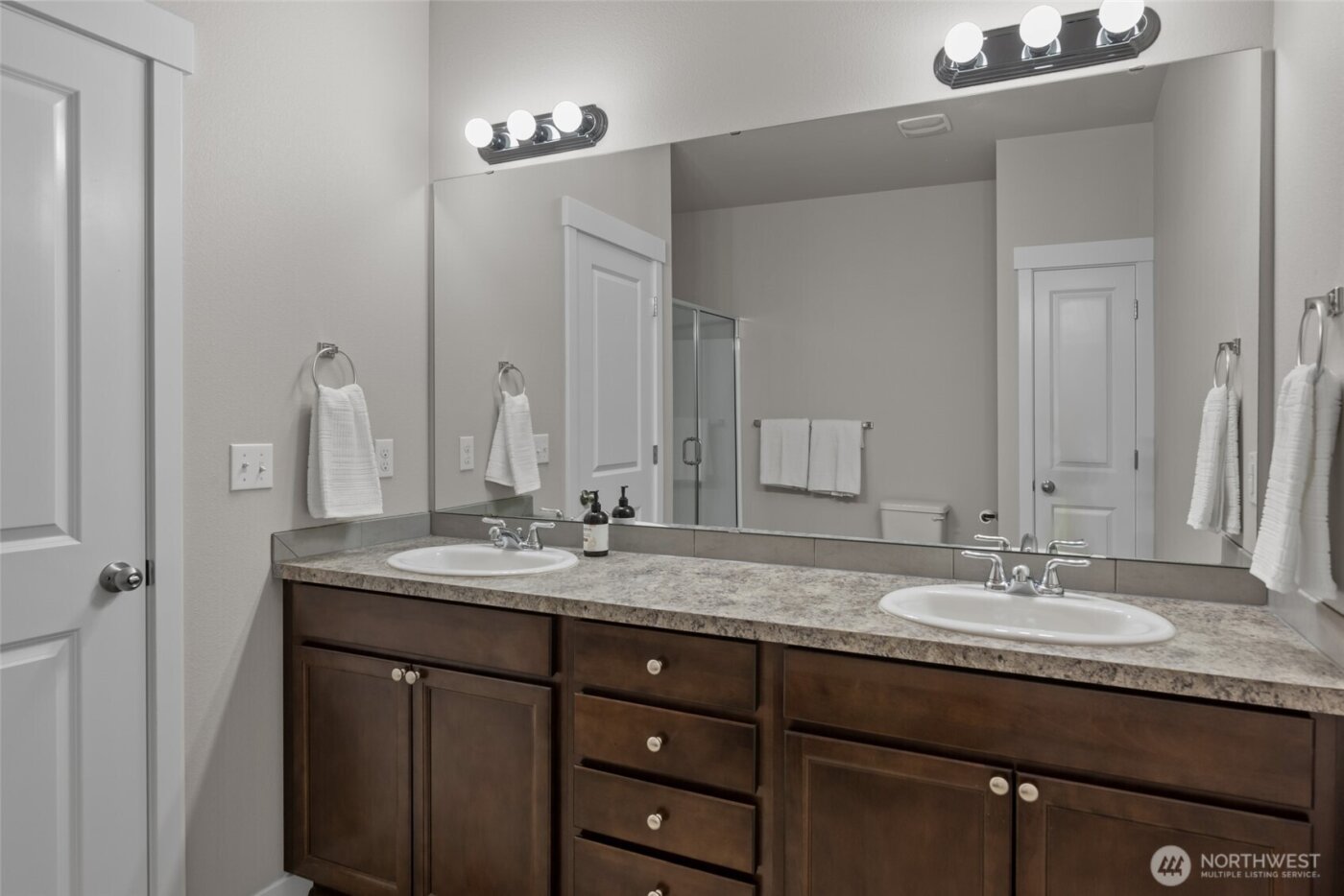 1768 E Rio Vista Avenue , Burlington, WA 98233