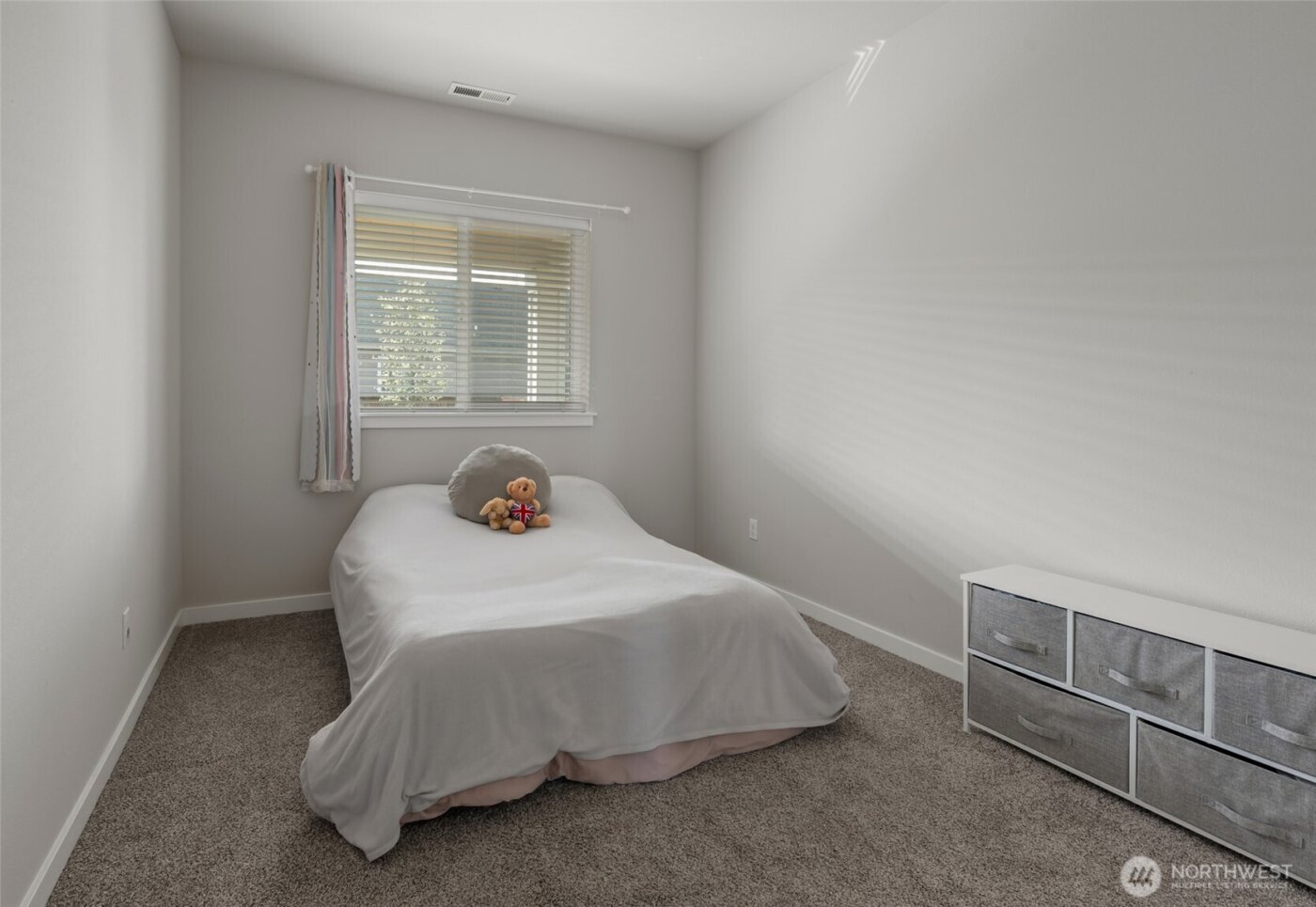 1768 E Rio Vista Avenue , Burlington, WA 98233