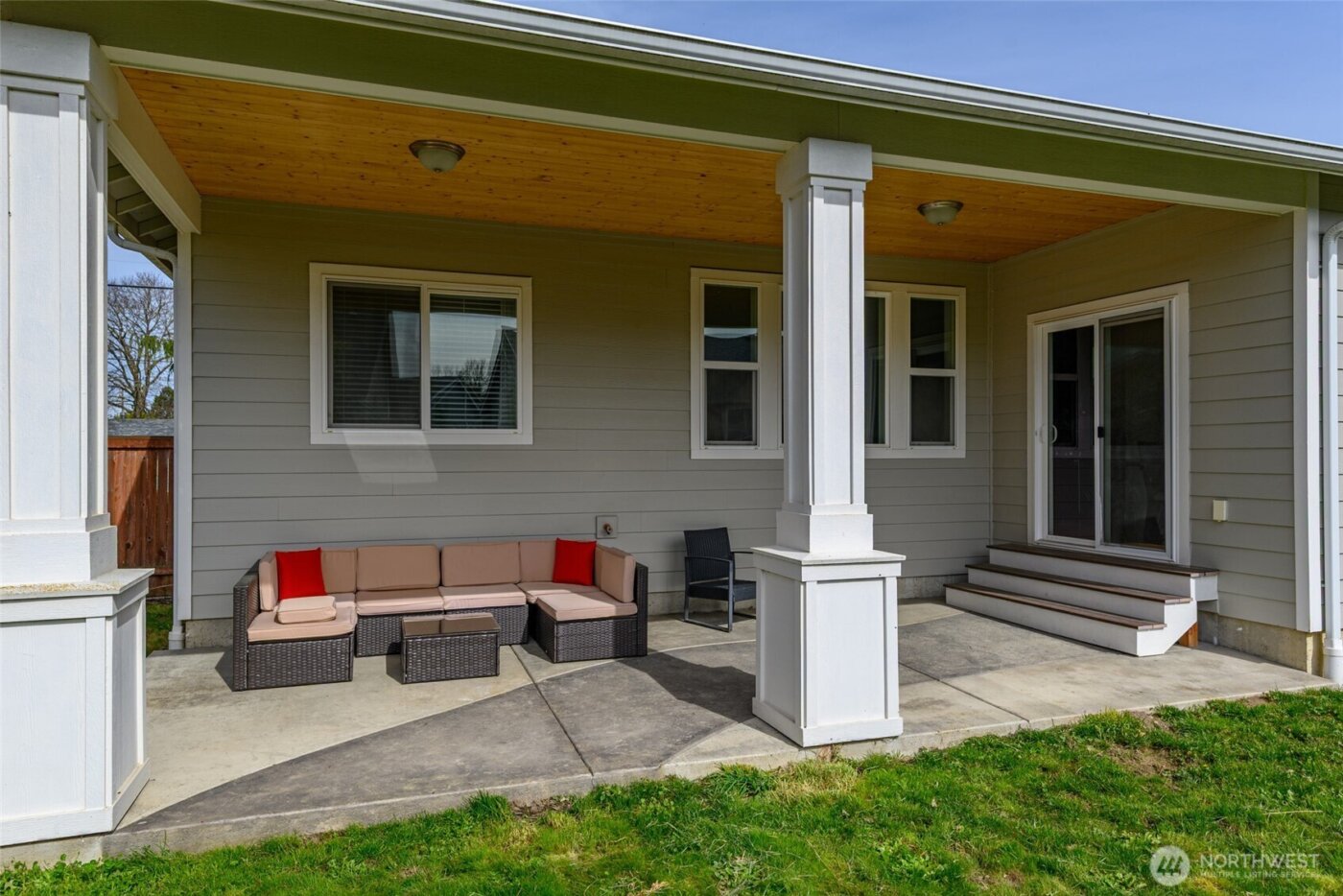 1768 E Rio Vista Avenue , Burlington, WA 98233