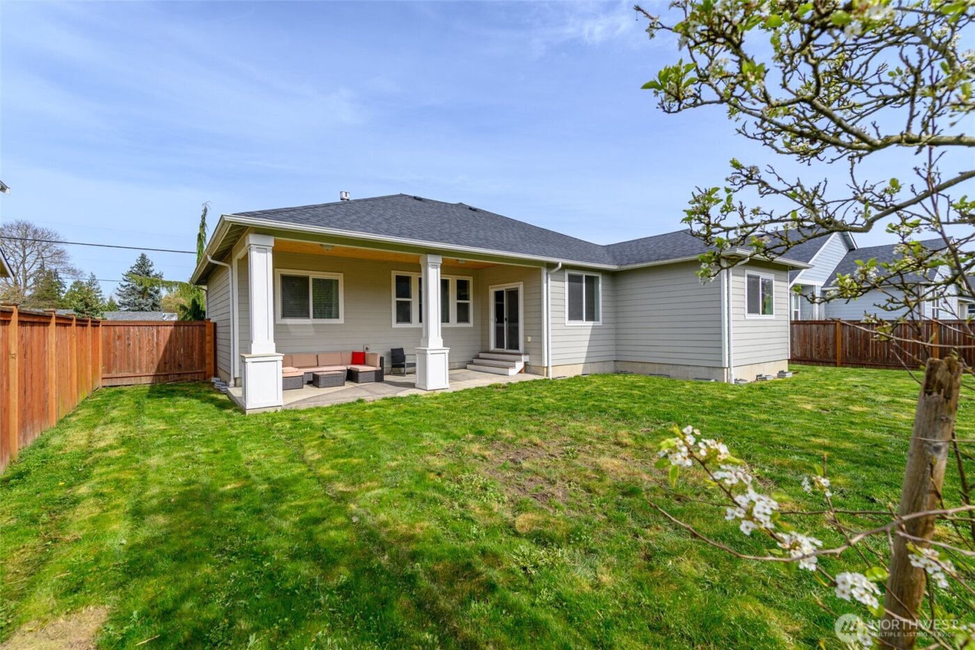 1768 E Rio Vista Avenue , Burlington, WA 98233