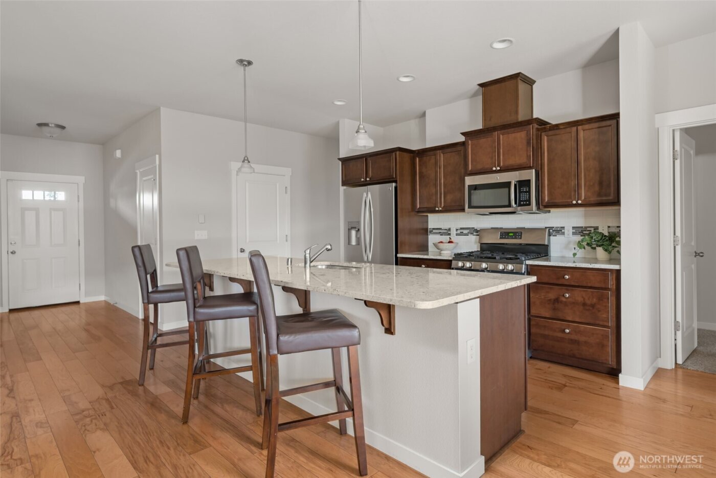 1768 E Rio Vista Avenue , Burlington, WA 98233