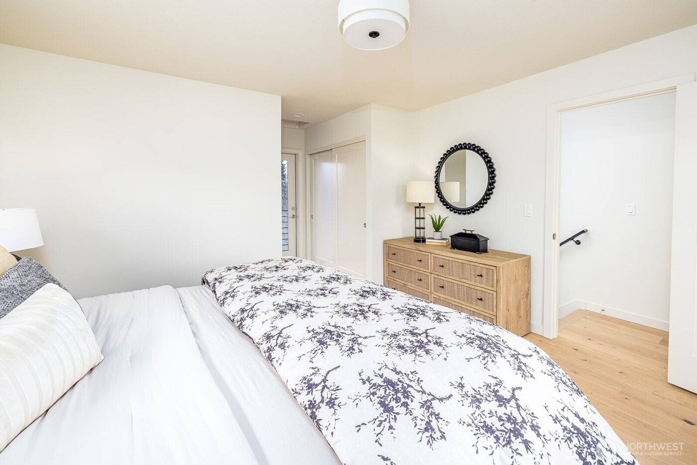 8321 25th Avenue NW #B, Seattle, WA 98117