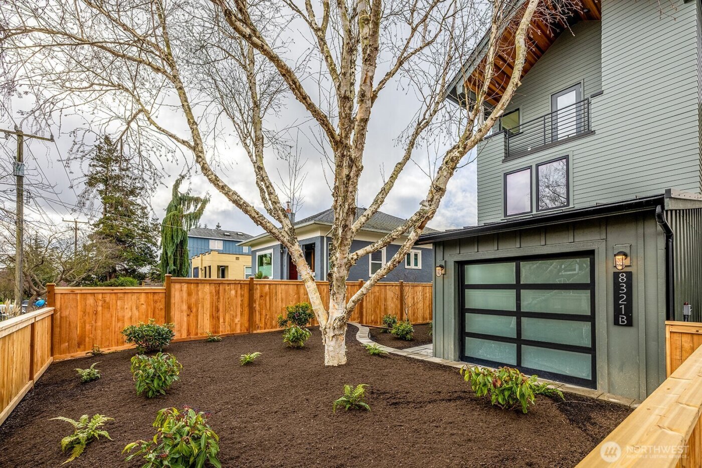 8321 25th Avenue NW #B, Seattle, WA 98117