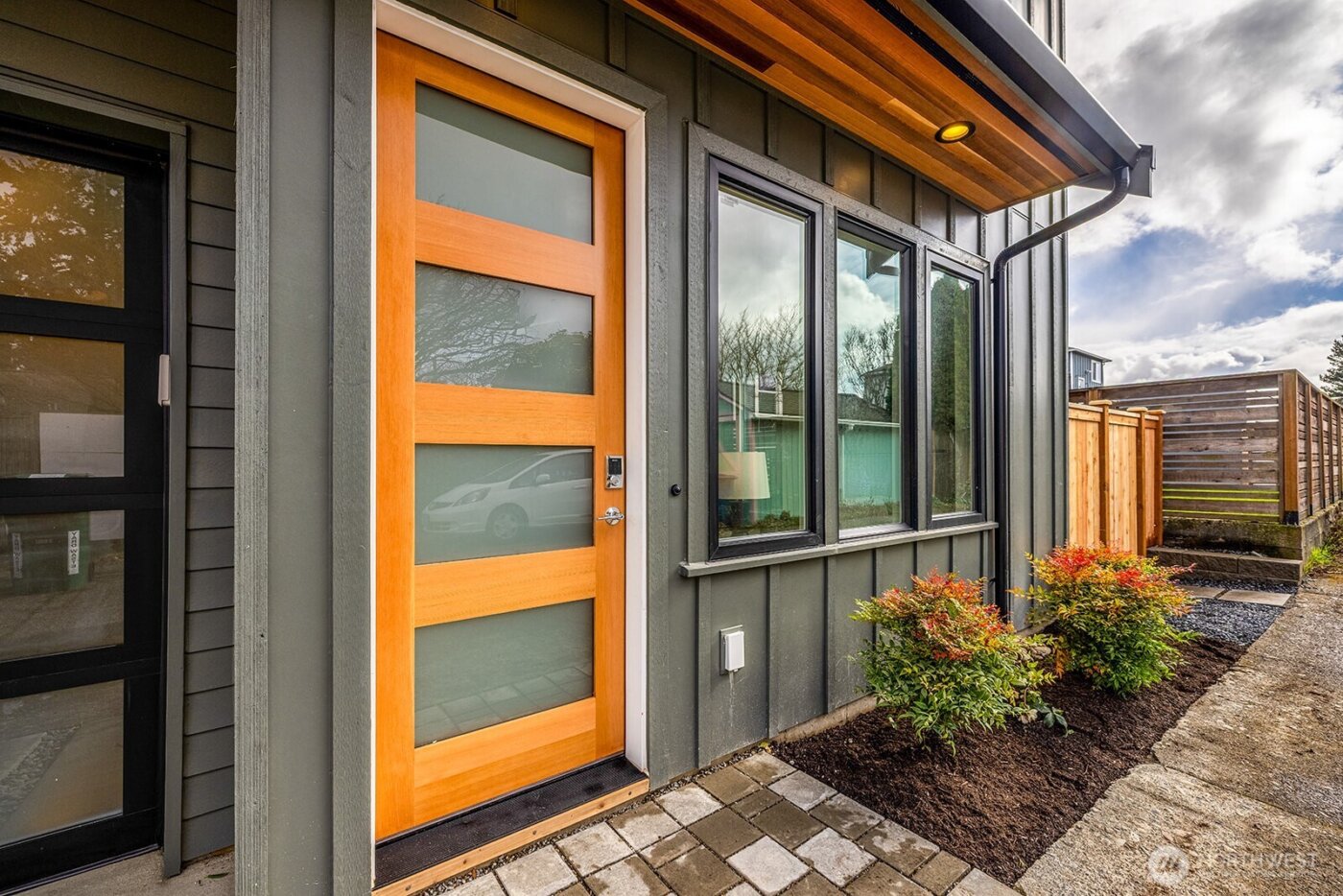 8319 25th Avenue NW, Seattle, WA 98117