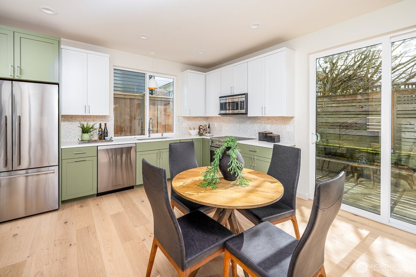 8319 25th Avenue NW, Seattle, WA 98117