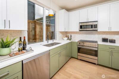 8319 25th Avenue NW, Seattle, WA 98117 - Photo 10