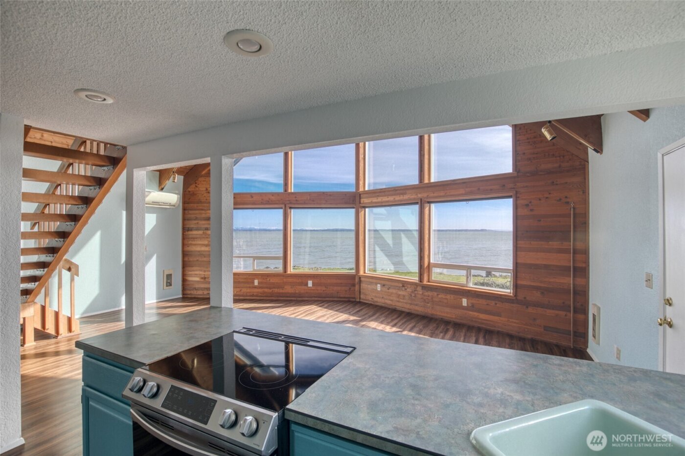 288 Sunrise Avenue SE, Ocean Shores, WA 98569