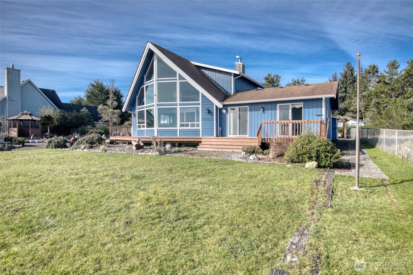 288 Sunrise Avenue SE, Ocean Shores, WA 98569