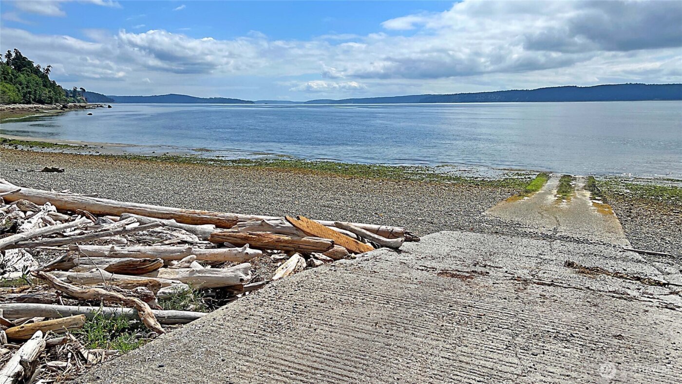 740 Commodore Lane , Camano Island, WA 98282