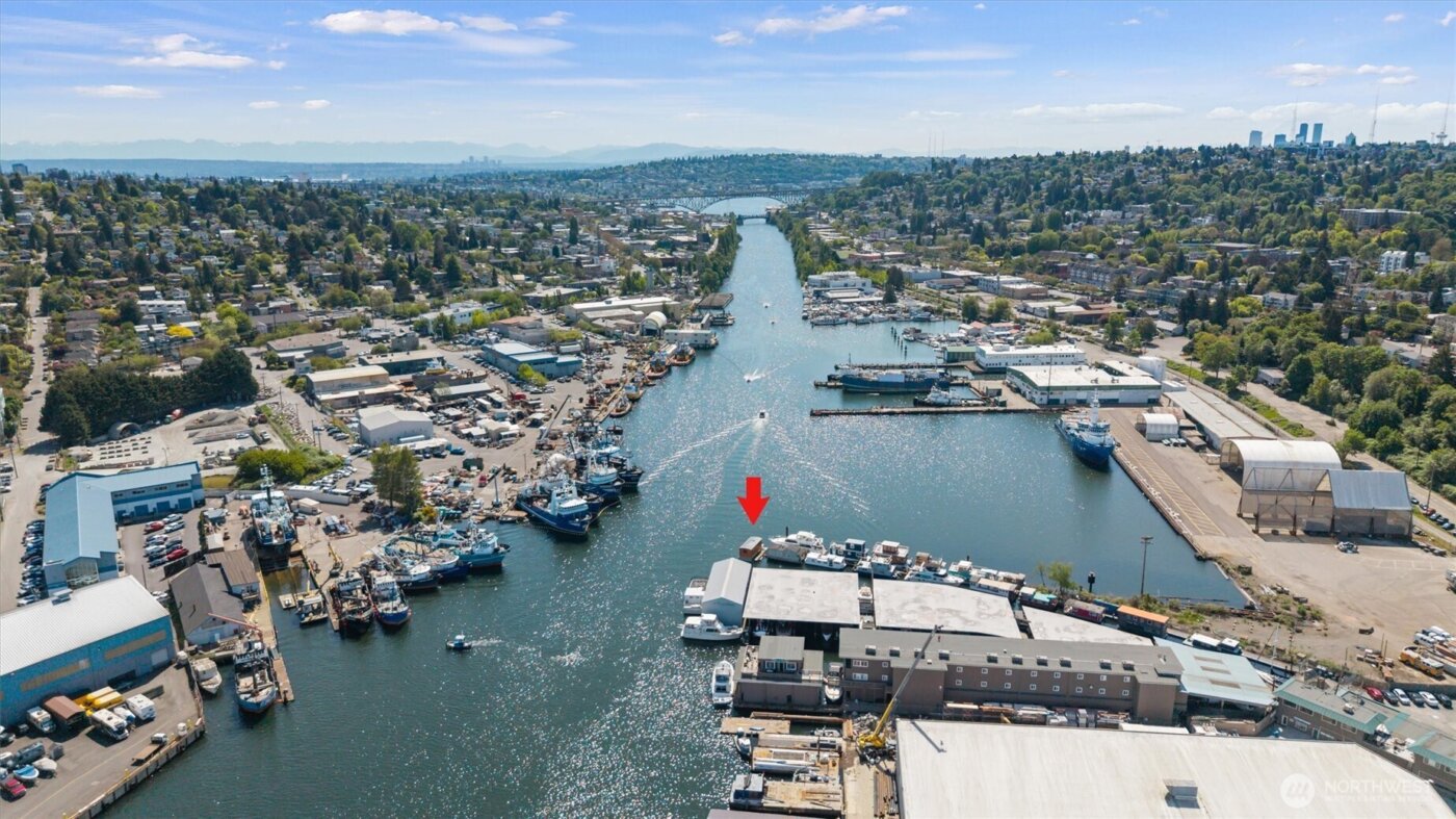 1080 W Ewing Place #0-P, Seattle, WA 98119