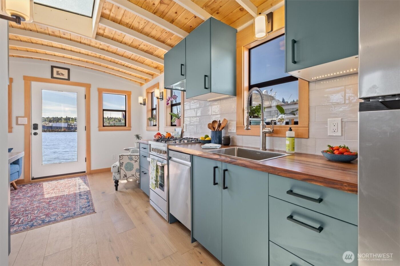 1080 W Ewing Place #0-P, Seattle, WA 98119