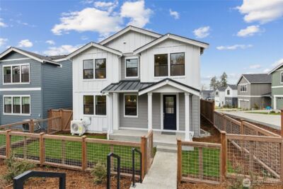8304 115th Place SE #4, Newcastle, WA 98056 - Photo 2