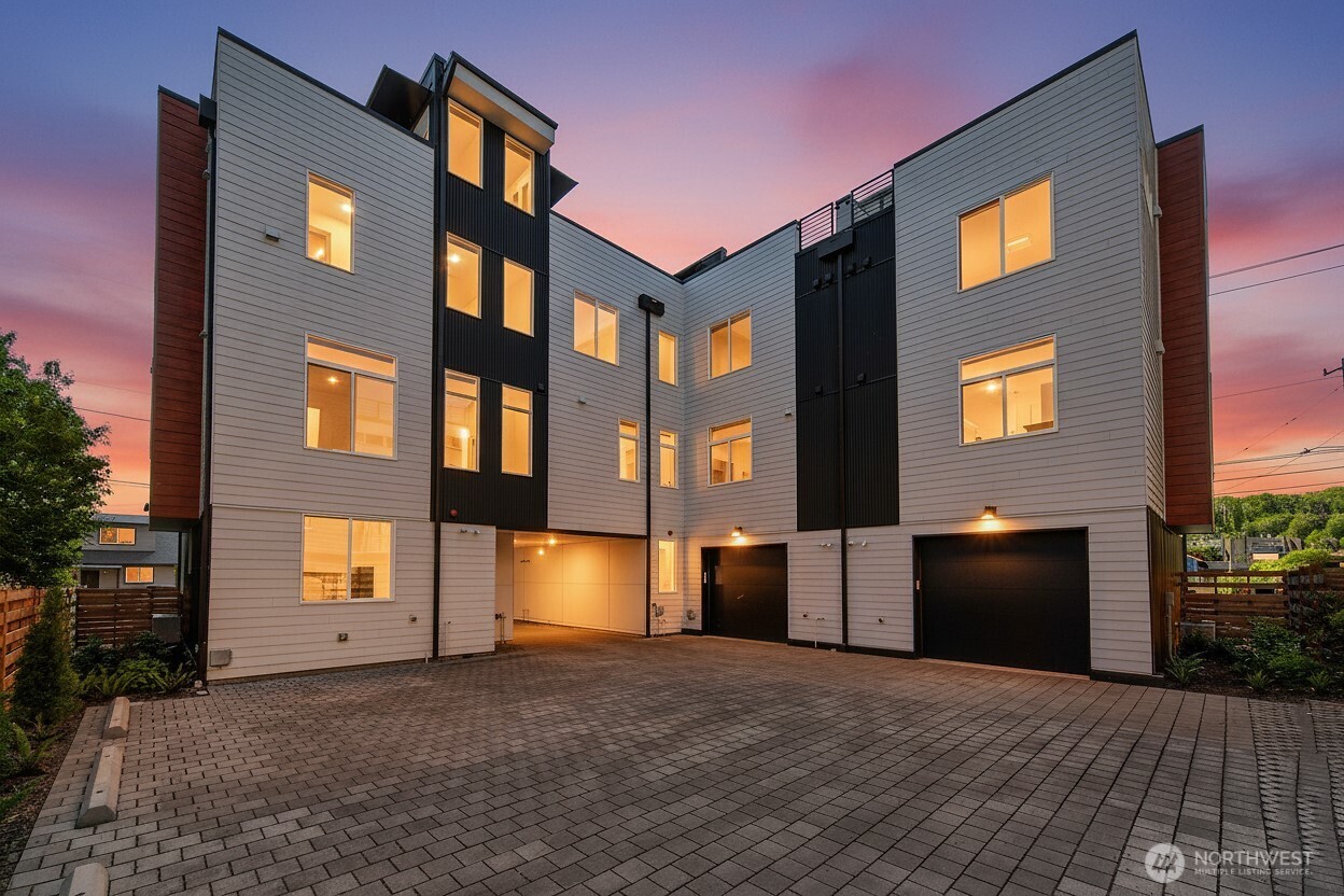 4306 S Holden Street , Seattle, WA 98118