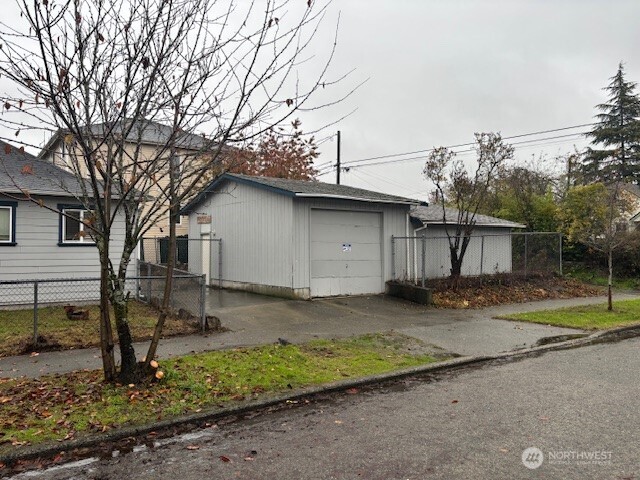 1922 15th Avenue S, Seattle, WA 98144