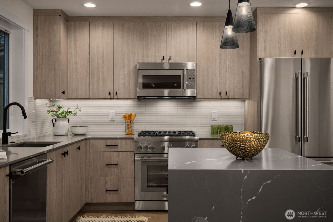 809 W Armour Street , Seattle, WA 98119